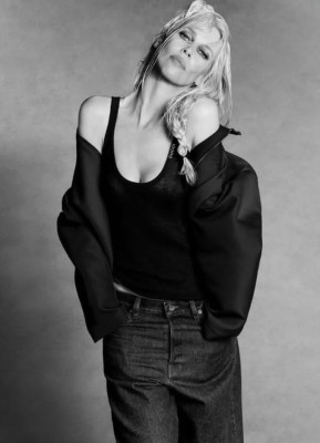 photo 7 in Claudia Schiffer gallery [id1349578] 2024-05-12 00:00:00