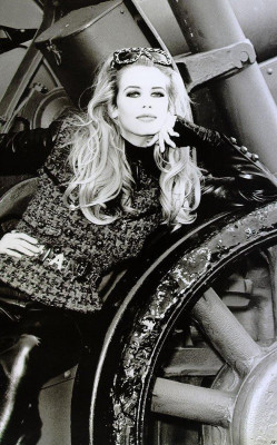 photo 21 in Claudia Schiffer gallery [id170096] 2009-07-13 00:00:00