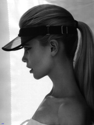 photo 4 in Claudia Schiffer gallery [id44579] -0001-11-30 00:00:00