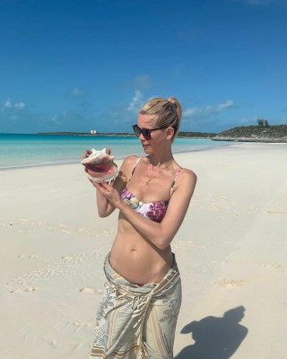 photo 15 in Claudia Schiffer gallery [id1330016] 2023-07-17 00:00:00