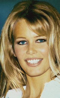 photo 14 in Claudia Schiffer gallery [id173919] 2009-07-30 00:00:00