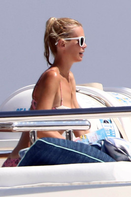 Claudia Schiffer pic #1061405