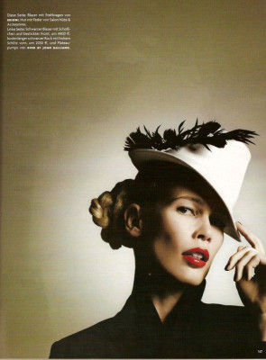 photo 17 in Claudia Schiffer gallery [id92617] 2008-05-26 00:00:00