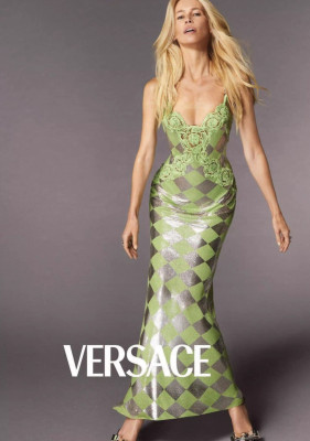 photo 3 in Claudia Schiffer gallery [id1349910] 2024-05-18 00:00:00