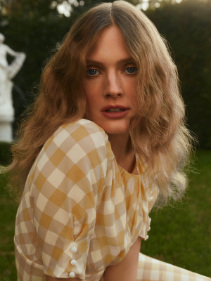 Constance Jablonski pic #1333411