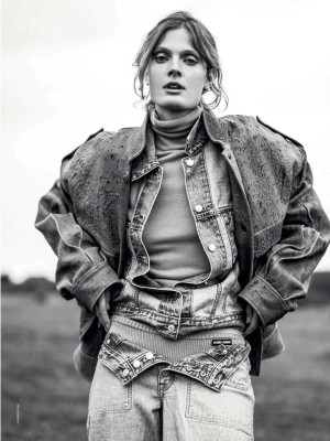 Constance Jablonski pic #1335503