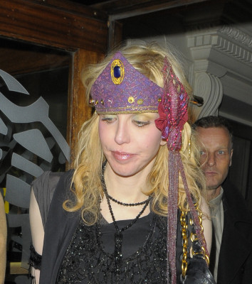 photo 26 in Courtney Love gallery [id210916] 2009-12-07 00:00:00