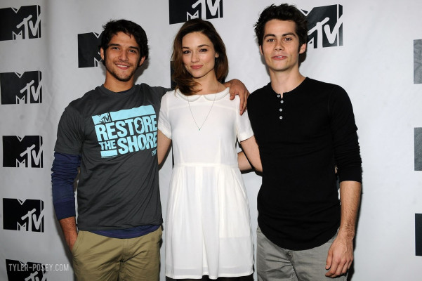 Crystal Reed pic #744334