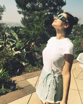 Crystal Reed pic #960493