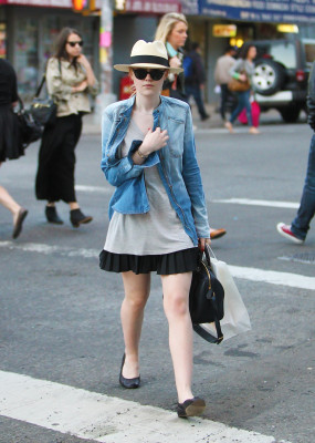 photo 22 in Dakota Fanning gallery [id471760] 2012-04-06 00:00:00