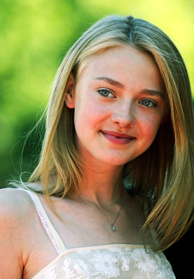 photo 15 in Dakota Fanning gallery [id190361] 2009-10-14 00:00:00