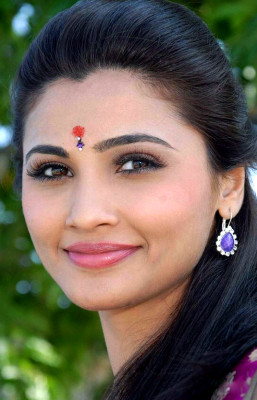 Daisy Shah pic #1077189