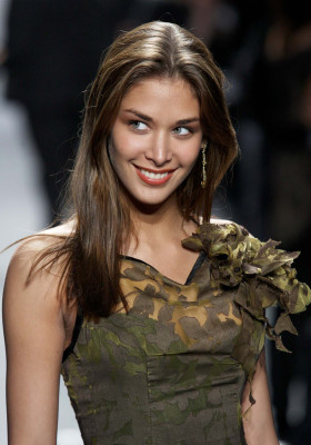 photo 4 in Dayana Mendoza gallery [id216851] 2009-12-21 00:00:00