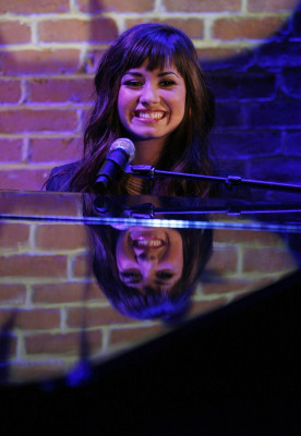 Demi Lovato pic #374943