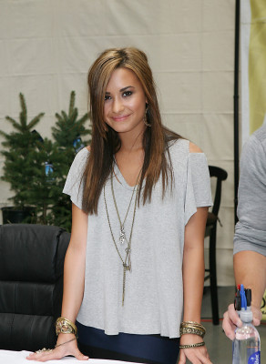 Demi Lovato pic #285686