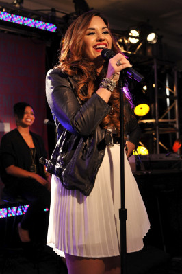 Demi Lovato pic #415795
