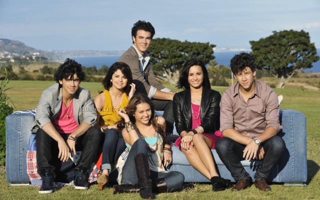 Demi Lovato pic #328545