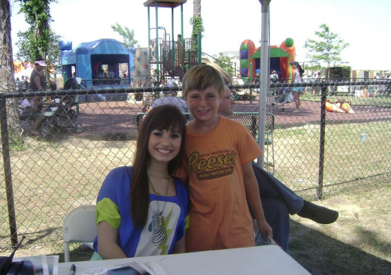Demi Lovato pic #456550