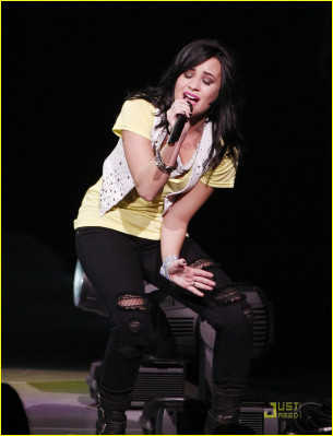 Demi Lovato pic #203527
