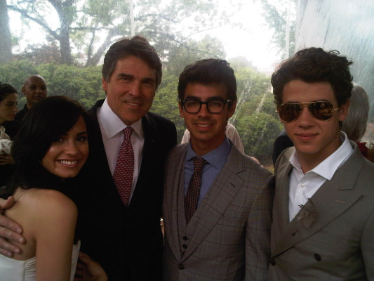 Demi Lovato pic #488395