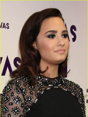 photo 4 in Demi Lovato gallery [id563132] 2012-12-26 00:00:00