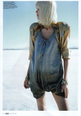 photo 9 in Dewi Driegen gallery [id165847] 2009-06-26 00:00:00