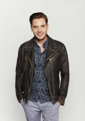 photo 8 in Dominic Sherwood gallery [id955233] 2017-08-09 00:00:00