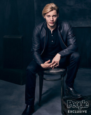 Dominic Sherwood pic #982204