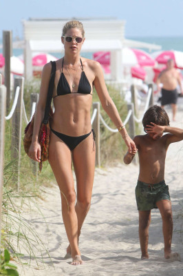 Doutzen Kroes pic #900717