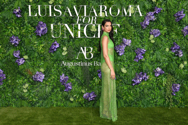 photo 3 in Dua Lipa gallery [id1292045] 2022-01-03 00:00:00