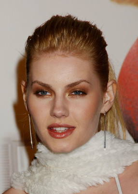 photo 19 in Elisha Cuthbert gallery [id230557] 2010-01-26 00:00:00