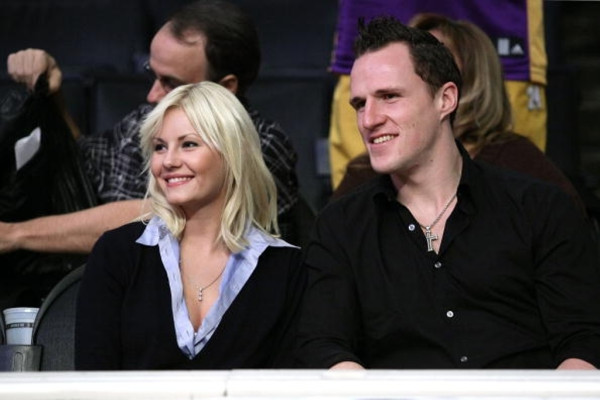 photo 18 in Elisha Cuthbert gallery [id162659] 2009-06-15 00:00:00