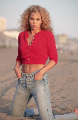 Elizabeth Berkley pic #1128690