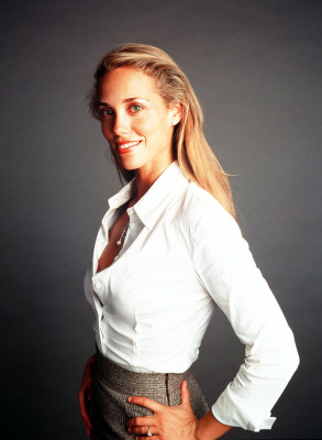 Elizabeth Berkley pic #577332