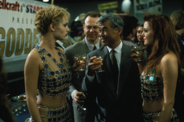 Elizabeth Berkley pic #1130510