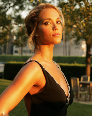 Elizabeth Berkley pic #228806
