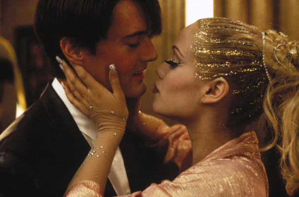 Elizabeth Berkley pic #1133027
