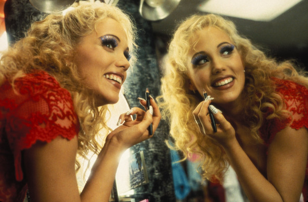 Elizabeth Berkley pic #1132427