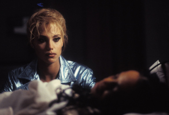 Elizabeth Berkley pic #1135088