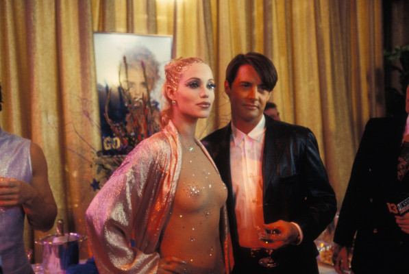 Elizabeth Berkley pic #1133022