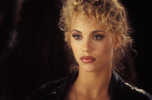 Elizabeth Berkley pic #1133567
