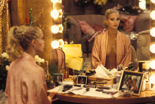 Elizabeth Berkley pic #1133029