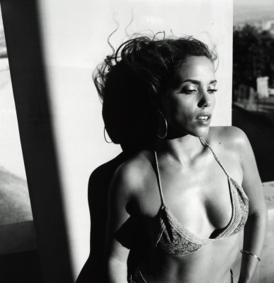 Elizabeth Berkley pic #1137667