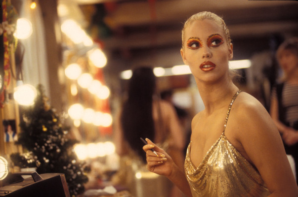 Elizabeth Berkley pic #1130487