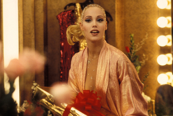 Elizabeth Berkley pic #1133032