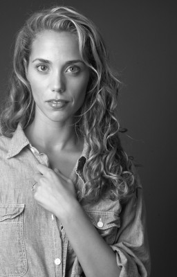 Elizabeth Berkley pic #1139455