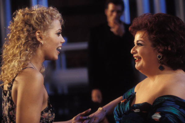 Elizabeth Berkley pic #1130172