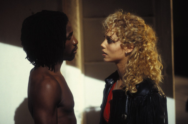 Elizabeth Berkley pic #1131423