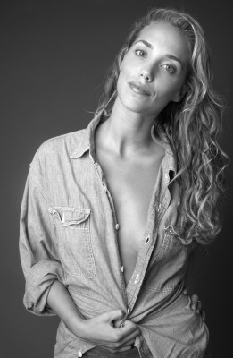 Elizabeth Berkley pic #1139457