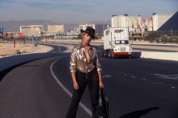 Elizabeth Berkley pic #1135022